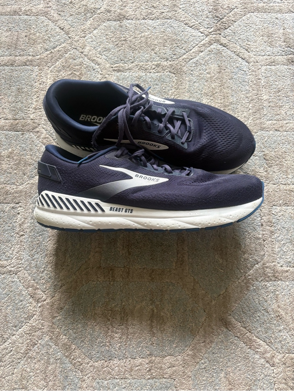 Brooks Men’s Beast GTS Athletic Shoes - Navy/White